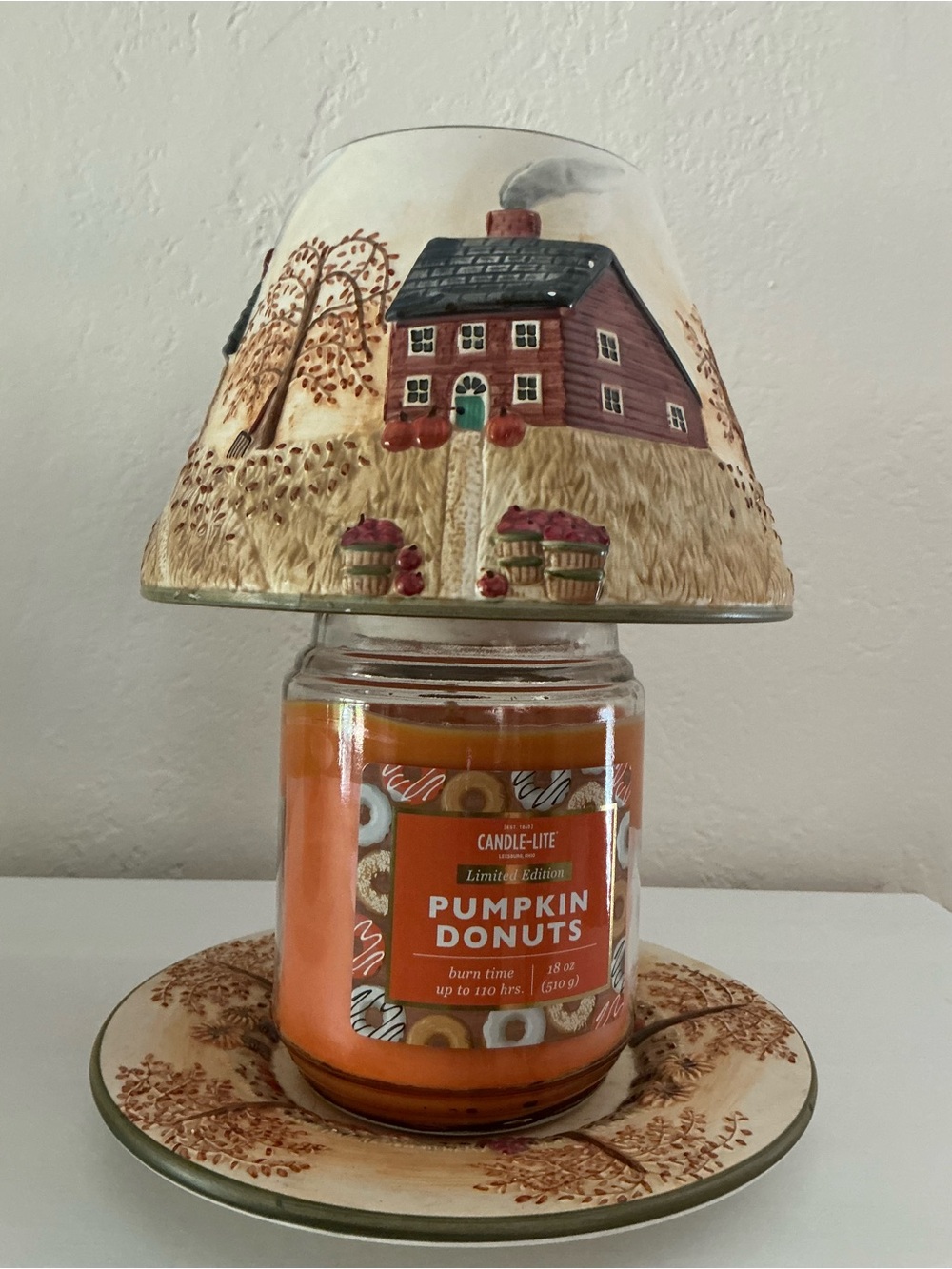 Yankee Candle Pumpkin Donuts Jar Lamp with Orange Candle - Picture 2 of 7